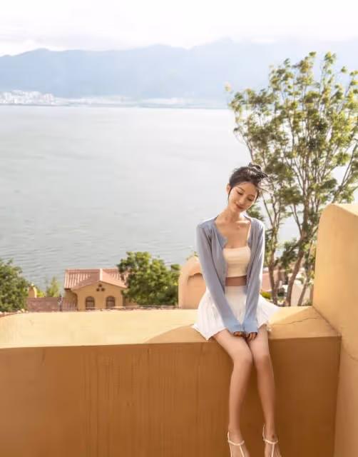 蜜桃臀都不算什麼了！現在都流行「露腰」穿搭，減齡顯瘦又時髦