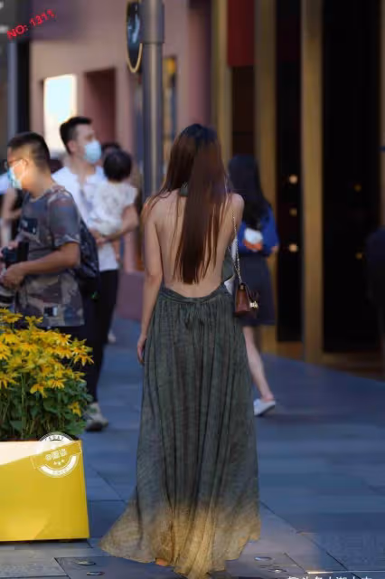 束腰包臀的連衣裙，值得借鑑和嘗試，顏值過人