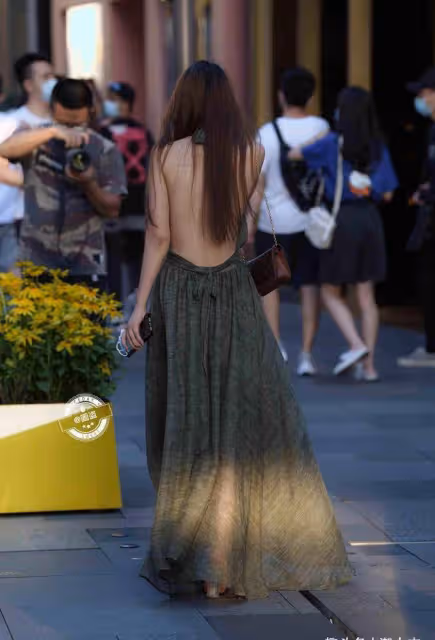 束腰包臀的連衣裙，值得借鑑和嘗試，顏值過人