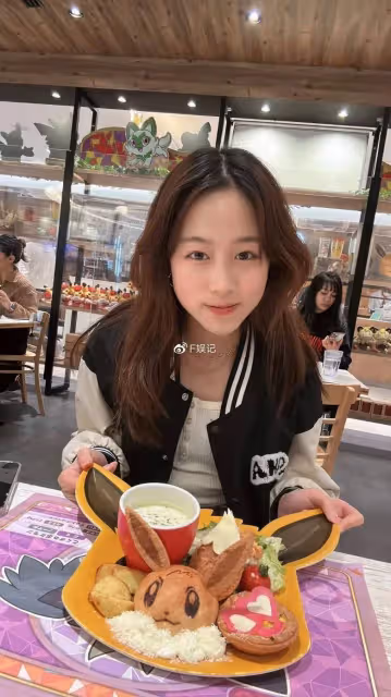 姚嘉妮女兒真容曝光,太驚艷獲贊有媽媽的影子