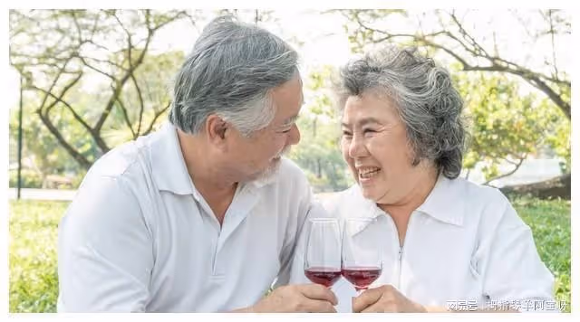 56歲的婆婆不顧兒子兒媳反對,執意要結婚,兒媳婦隨禮18.8萬元