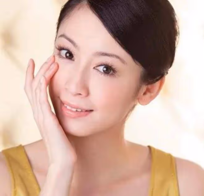 43歲女星宣布與富商離婚!開懷大笑毫不難過,男方被曝多次出軌