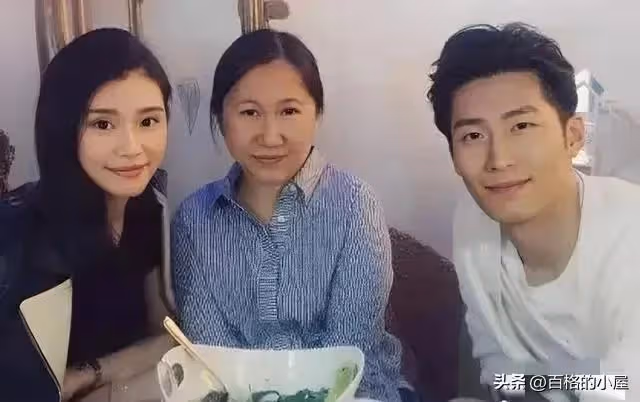 突發!竇驍、賭王小女何超蓮4月18日成婚,網友:奚夢瑤尷尬嗎?