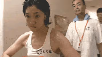 她從不靠臉吃飯,卻能叱吒影壇!這位「名門醜女」是如何逆襲的?