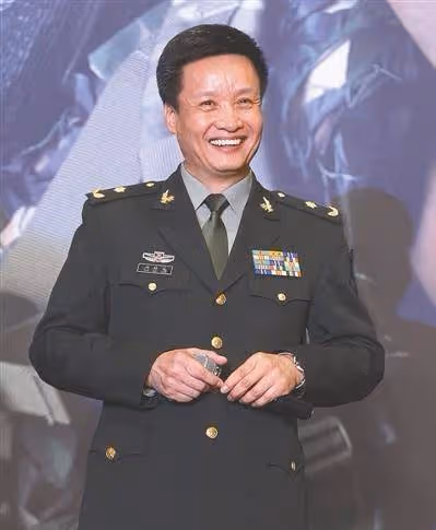 閻維文：陪妻子抗病34年，同甘共苦40年，65歲享天倫之樂