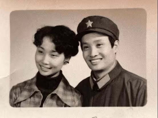 閻維文：陪妻子抗病34年，同甘共苦40年，65歲享天倫之樂