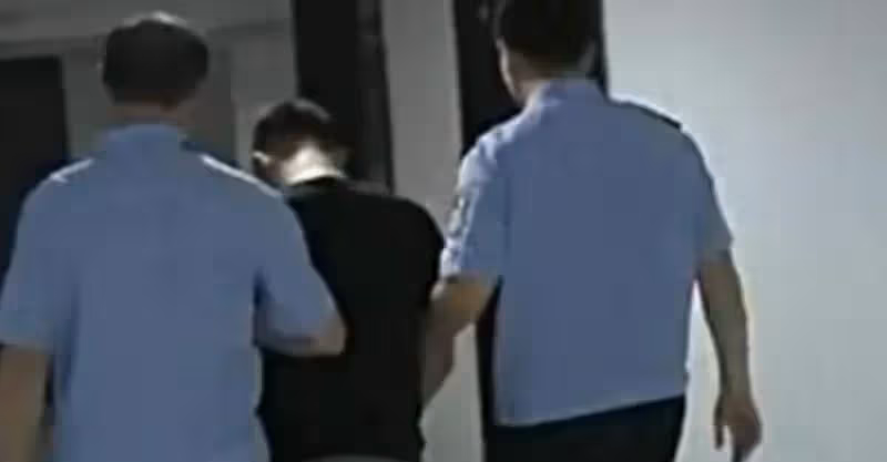 小保姆來家後，兒子總做噩夢，我裝上監控後，直接報警抓老公