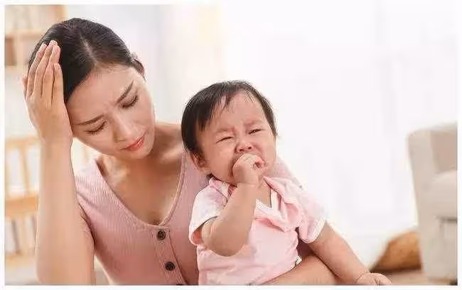 我生三女兒,婆婆2年不看孩子一眼,臨終前婆婆的話,我無地自容!