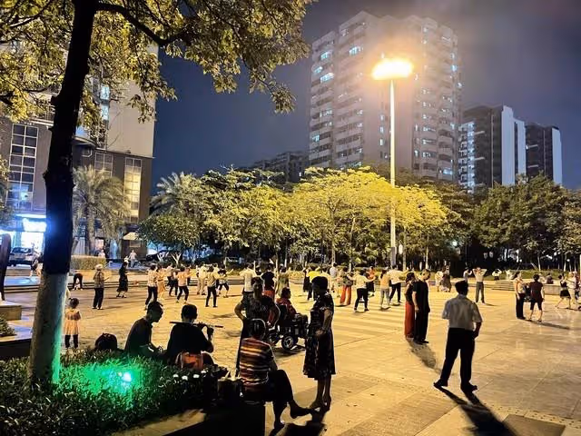 婆婆埋怨兒媳婦衛生搞得不合格,讓她重新做,不久後兒子的家散了