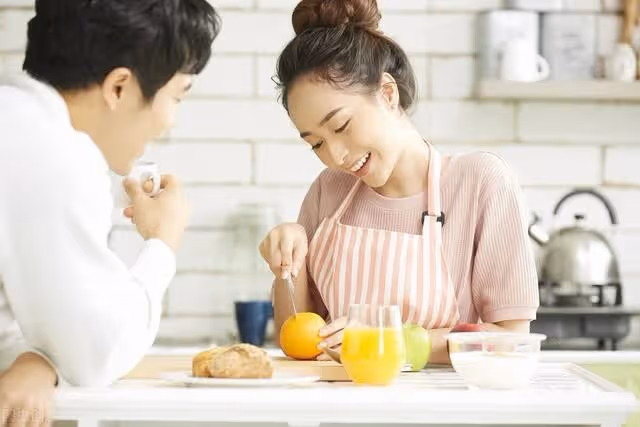 婆婆:長嫂如母,你不添錢誰添錢?兒媳怒懟:誰生誰負責