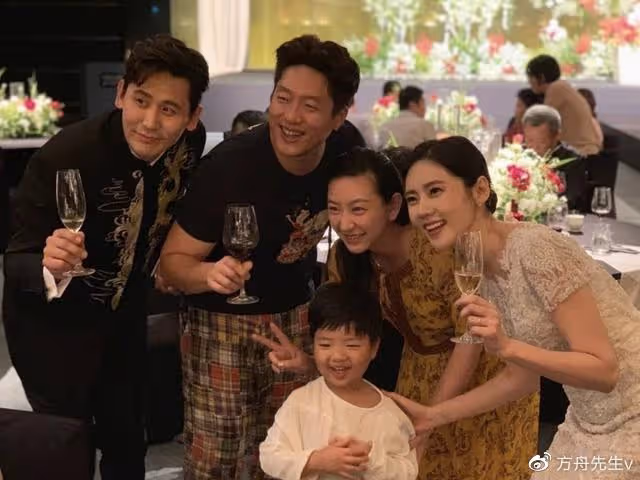 夢回《回家的誘惑》!品如艾莉機場同框,李彩樺光鮮亮麗秋瓷炫好樸實