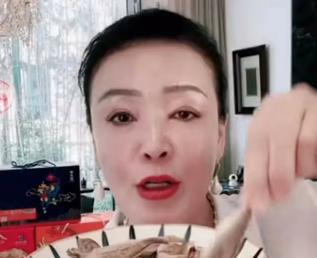 金星張蘭隔空對罵，兩人疑積怨頗深，張蘭曾挖過金星直播間小鮮肉