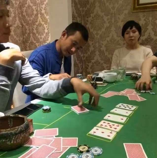 曝周杰倫賭博兩晚輸1億，投資失敗欠巨債，開演唱會疑似撈金