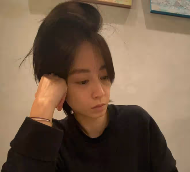 43歲女星開心官宣離婚,老公被曝販賣人口,還有多人運動畫面流出