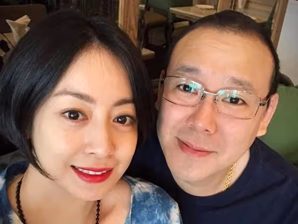 43歲女星開心官宣離婚,老公被曝販賣人口,還有多人運動畫面流出
