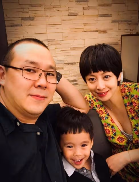 43歲女星開心官宣離婚,老公被曝販賣人口,還有多人運動畫面流出