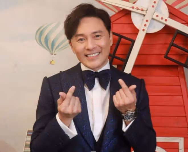 姜大衛一家五口廣州旅遊!祖孫三代長相相似,曹永廉女兒長腿吸睛