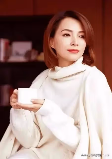 她是「央視恥辱」，曾揚言：在美國當狗，也比在中國當人強！