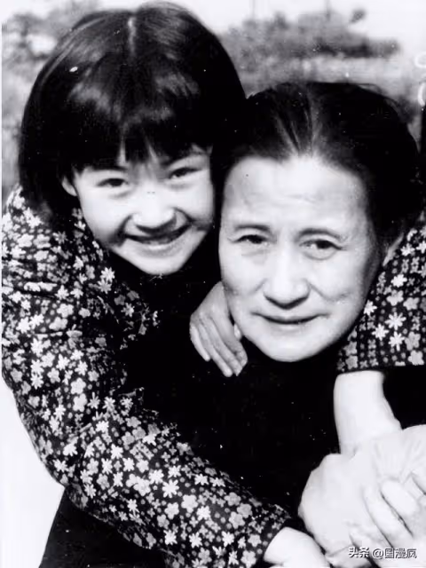 王志文與其戀愛同居4年,劉波為她離婚,許晴為何54歲仍單身?
