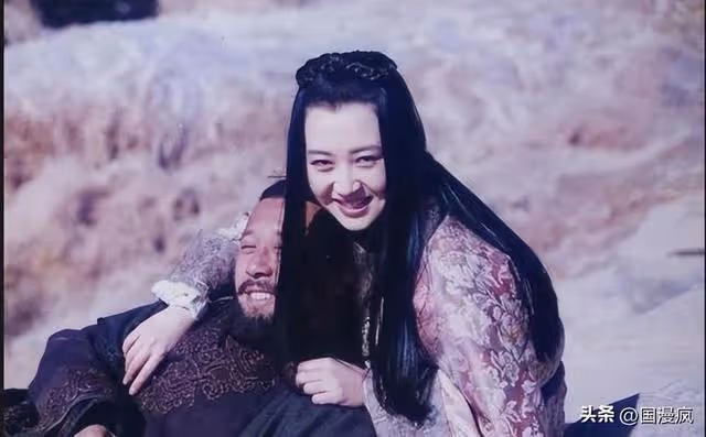 王志文與其戀愛同居4年,劉波為她離婚,許晴為何54歲仍單身?