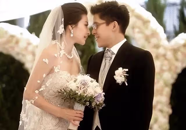 郭晶晶與婆婆合體,近況嚇壞眾人:「郭晶晶,你不適合豪門」