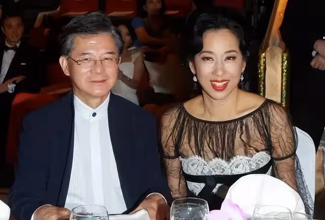 郭晶晶與婆婆合體,近況嚇壞眾人:「郭晶晶,你不適合豪門」