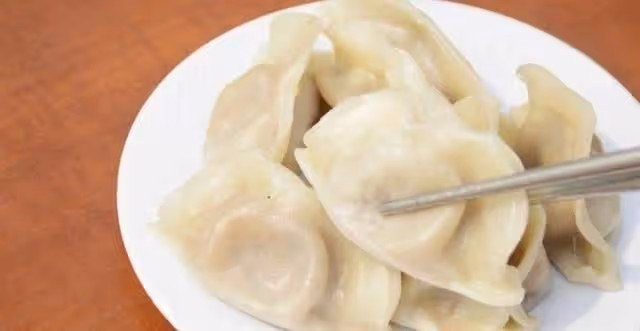 怎樣煮餃子才不破皮?秘訣在這裡,這樣煮的餃子不僅好看而且好吃