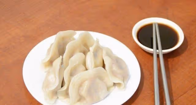 怎樣煮餃子才不破皮?秘訣在這裡,這樣煮的餃子不僅好看而且好吃