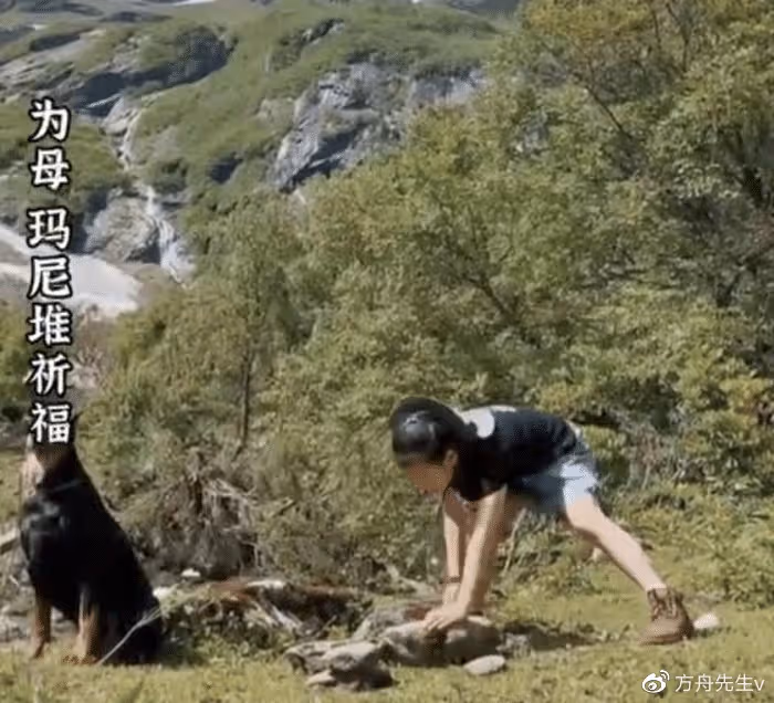 樂嘉罕曬女兒彈琴稱其為女友,10歲靈兒長相隨媽,樂嘉曾說此生會娶她