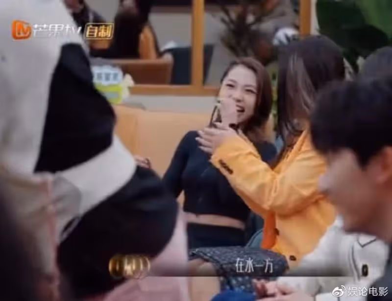 那英模仿費玉清翹臀唱歌，搞笑還是放飛自我，這是可以的嗎