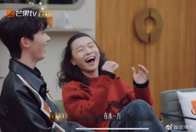 那英模仿費玉清翹臀唱歌，搞笑還是放飛自我，這是可以的嗎