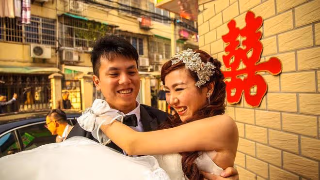 結婚前男方揚言「彩禮變成10萬了」,女方霸氣回應:我不要彩禮了