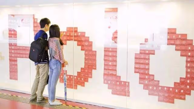 相親吃飯時女孩主動買單卻被男方嘲笑:你太能吃了,我養不起