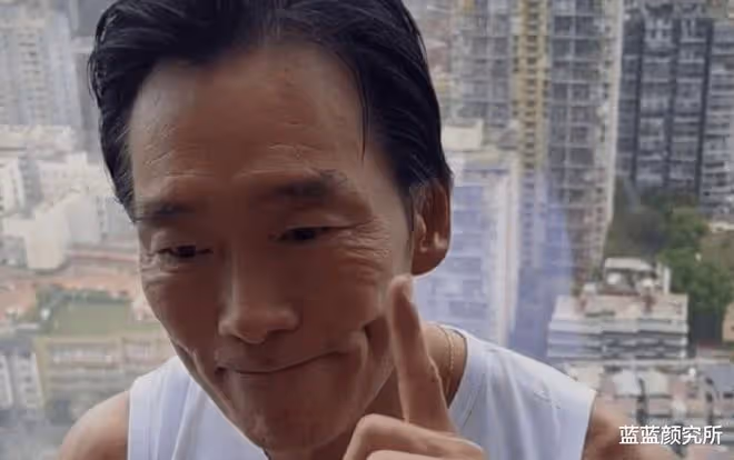 香港知名男星疑抑鬱，難走出離婚陰霾，前妻婚內出軌