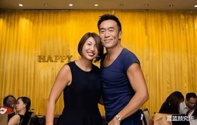 香港知名男星疑抑鬱，難走出離婚陰霾，前妻婚內出軌