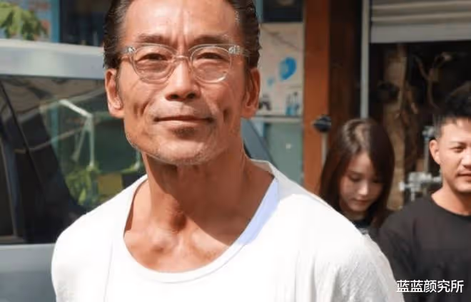 香港知名男星疑抑鬱，難走出離婚陰霾，前妻婚內出軌