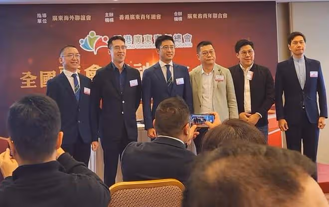 霍啟剛兄弟出席活動，霍啟山高大帥氣，與一眾富二代同框太搶鏡