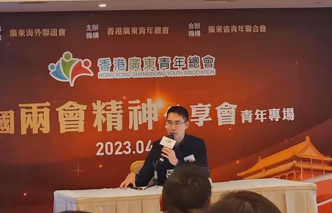 霍啟剛兄弟出席活動，霍啟山高大帥氣，與一眾富二代同框太搶鏡