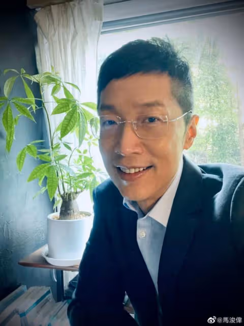 知名港星力邀葉璇返港合作！網民勸其三思，男方稱相信自己眼光