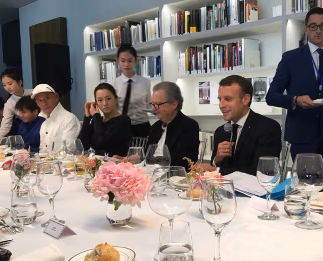贊!鞏俐參加中法文化晚宴,對法國總統說:我是中國人就講中文了