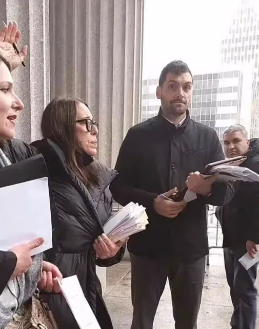 張蘭母子倆:被曝紐約千萬豪宅被法拍,因無人競標損失700萬美金