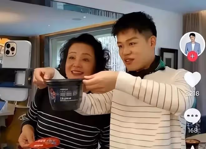 張蘭母子倆：被曝紐約千萬豪宅被法拍，因無人競標損失700萬美金