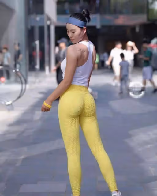 提臀顯瘦瑜伽褲，打造優美的身材比例，讓身材看起來更加勻稱性感