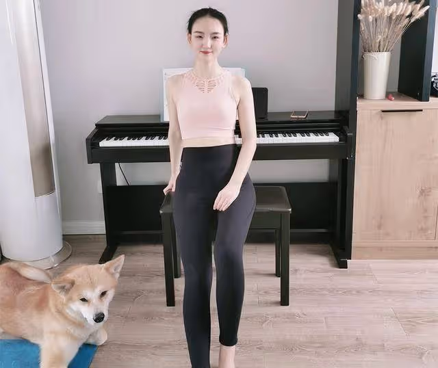 提臀顯瘦瑜伽褲，打造優美的身材比例，讓身材看起來更加勻稱性感