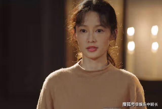 《人生之路》穿上名牌衣，化上淡妝的巧珍，美成了高加林的理想型