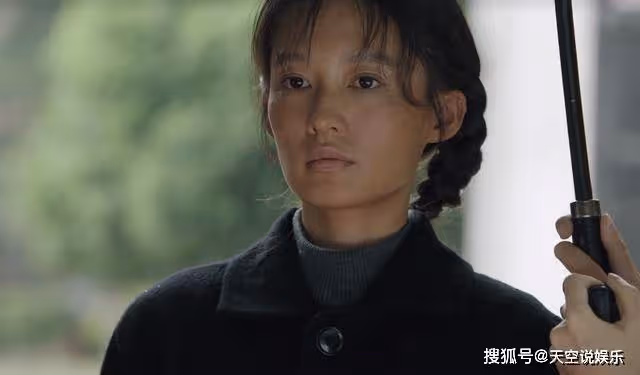 《人生之路》馬栓死後，那個對生活充滿希望的巧珍，眼裡已經沒了光！