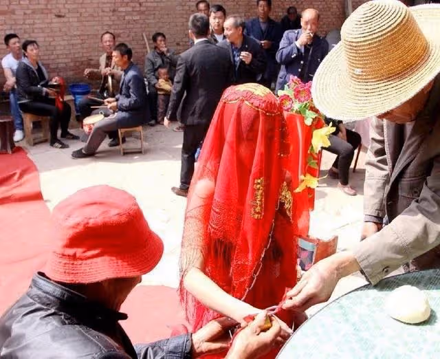 婆婆對三個兒媳都不好,老了她要求兒媳養老,兒媳:找你自己兒子去!