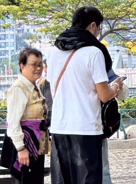 費曼澳門被偶遇,吳鎮宇假裝聽不見打招呼被指耍大牌,獲網友澄清