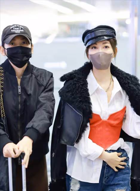 《浪姐4》專搞回憶殺,品如艾莉合體現身機場,身穿破洞褲太吸睛