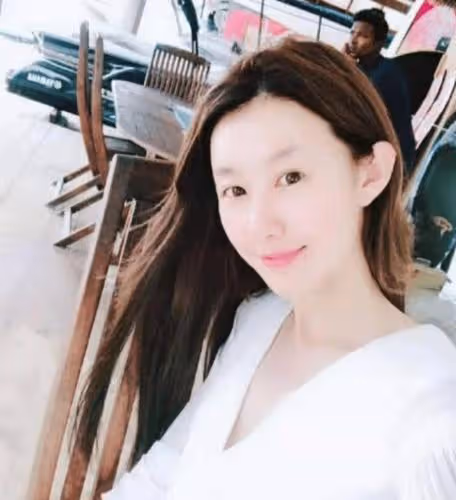 第二個馬蓉?王寶強女友馮清成被執行人,名下3家公司被吊銷執照